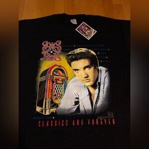 • Vintage 1992 Jerzees Elvis Presley Graphic Tee